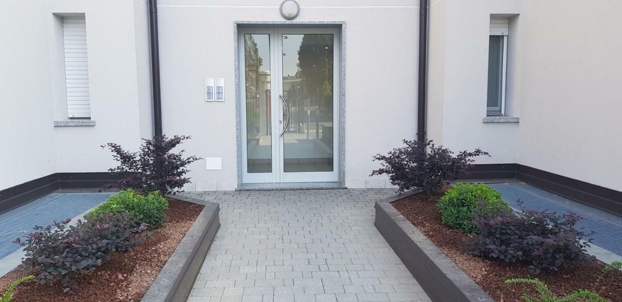 Caseospitali - Casa Azzurra, Incantevole Bilocale Con Giardino Cernusco Sul Naviglio Exterior photo